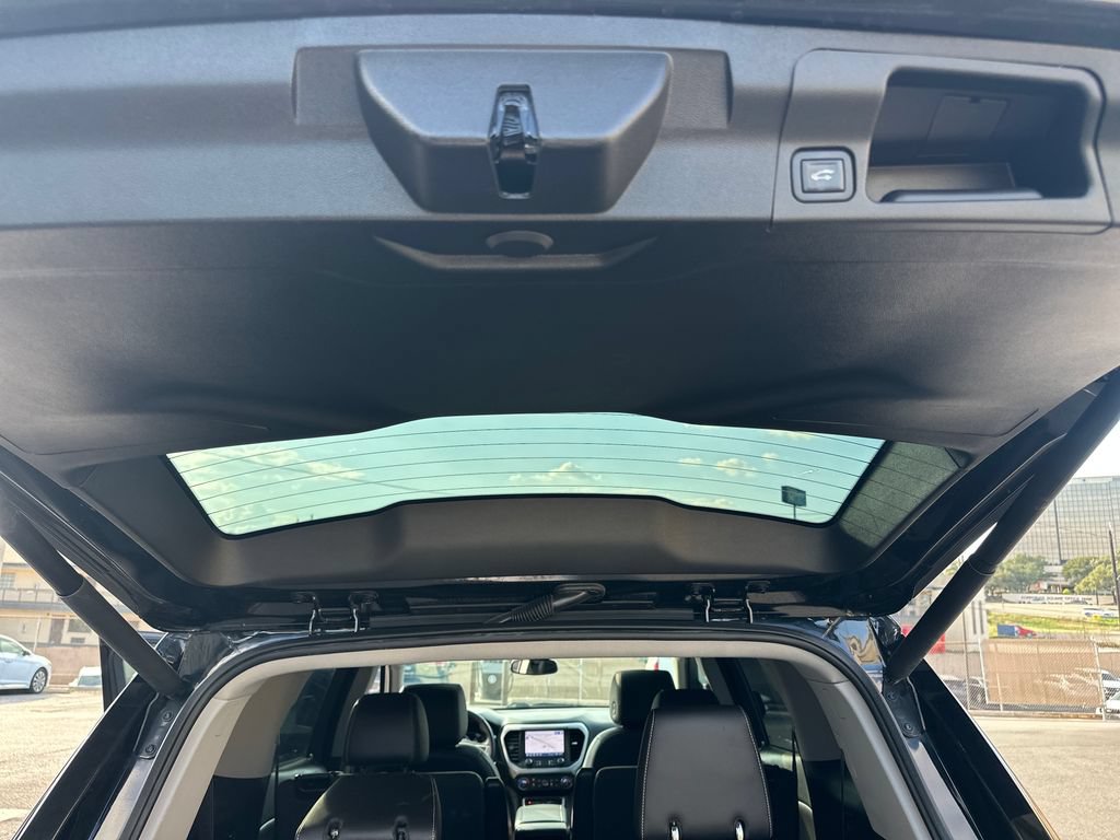 Used 2022 GMC Acadia SLT w/ Elevation Edition FWD image 30