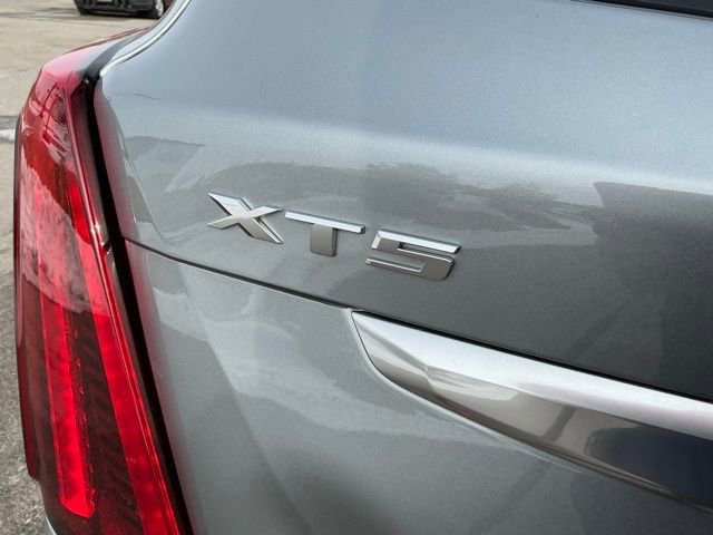 Used 2025 Cadillac XT5 Premium Luxury image 3