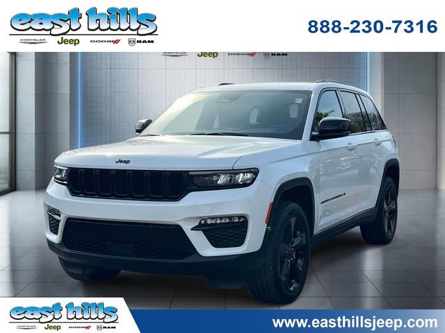 Certified 2024 Jeep Grand Cherokee Limited w/ Black Appearance Package image 3