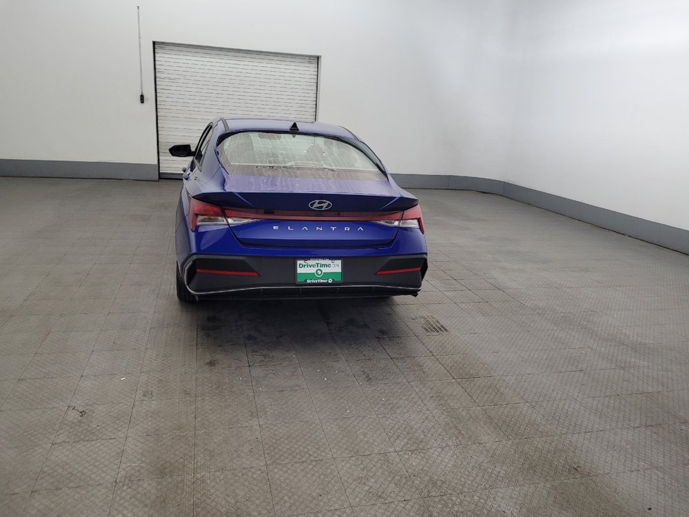 Used 2024 Hyundai Elantra SEL FWD image 6