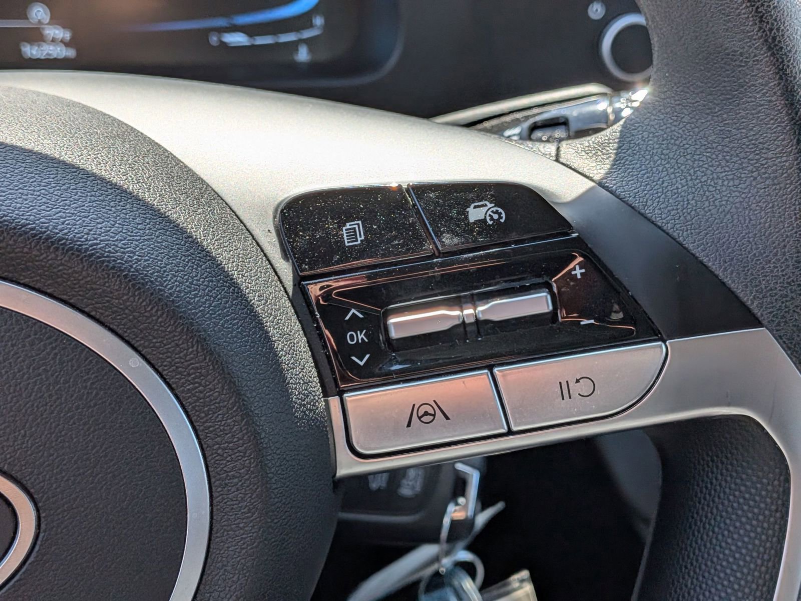 Used 2025 Hyundai Elantra SE image 16