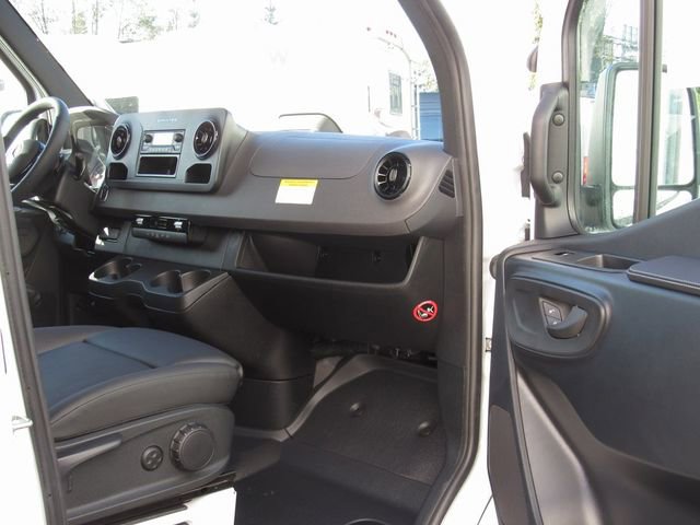 Used 2025 Mercedes-Benz Sprinter 2500 image 15