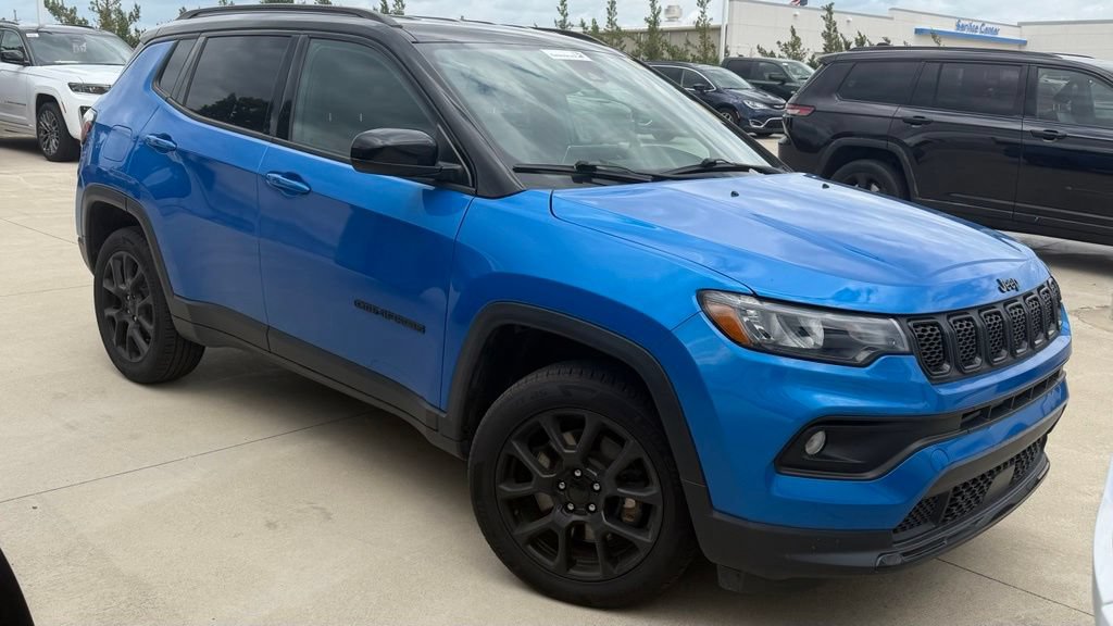 Used 2023 Jeep Compass Latitude AWD/4WD image 7