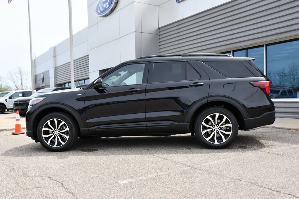 New 2026 Ford Explorer ST-Line AWD/4WD image 3