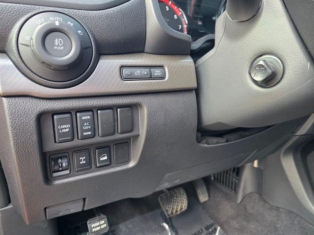 Used 2024 Nissan Titan PRO-4X w/ Pro-4x Convenience Package AWD/4WD image 22