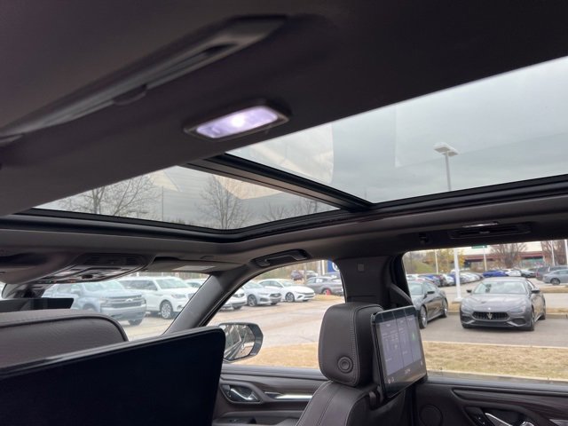 Used 2021 GMC Yukon XL Denali w/ Denali Premium Package image 8