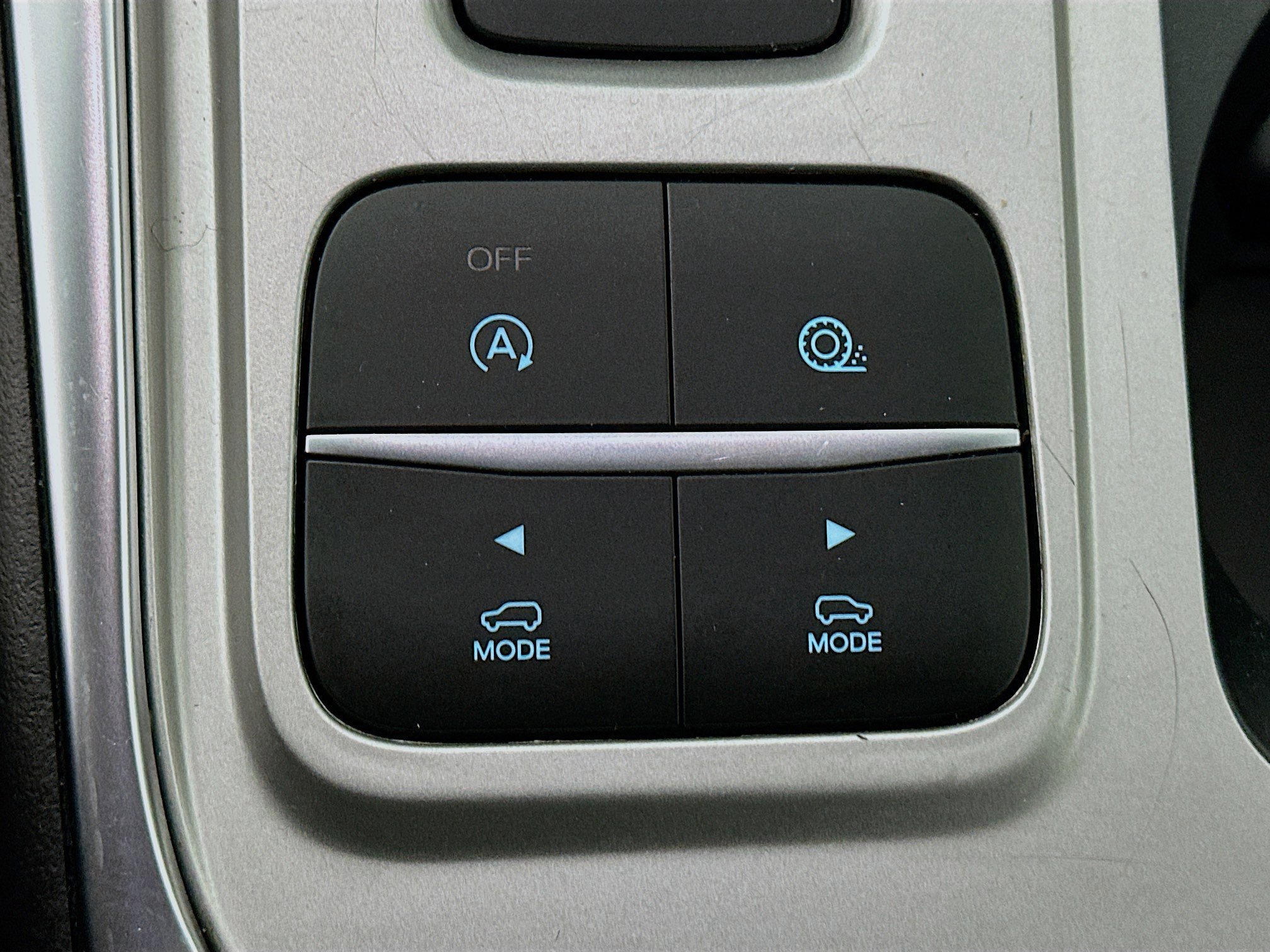 Used 2024 Ford Explorer XLT w/ Equipment Group 202A image 25