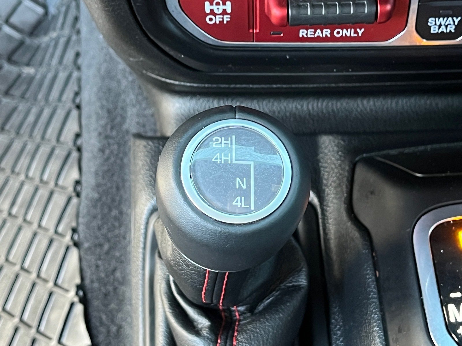 Used 2023 Jeep Wrangler Unlimited Rubicon w/ Cold Weather Group AWD/4WD image 23