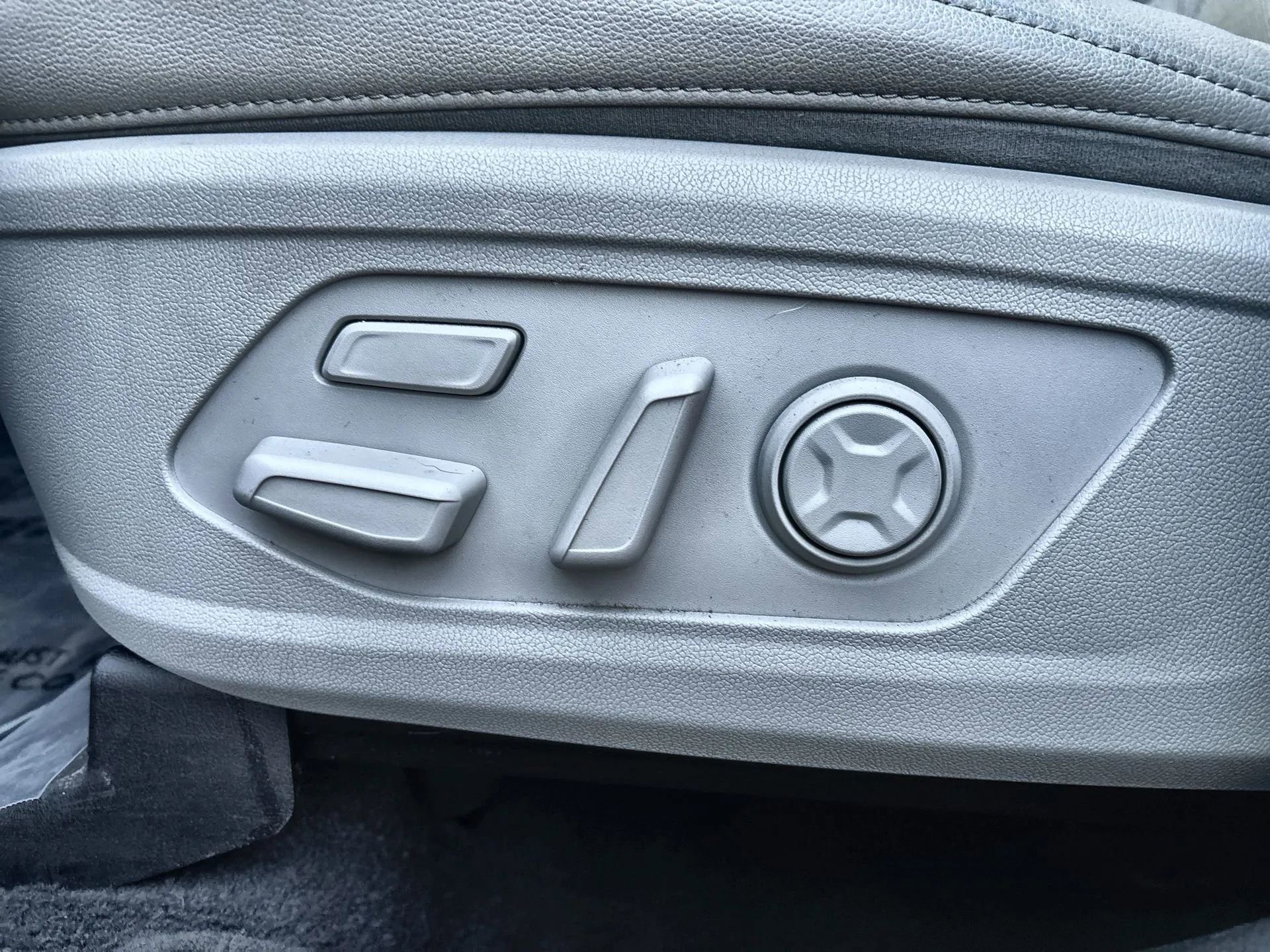 Used 2022 Kia Sorento SX image 14