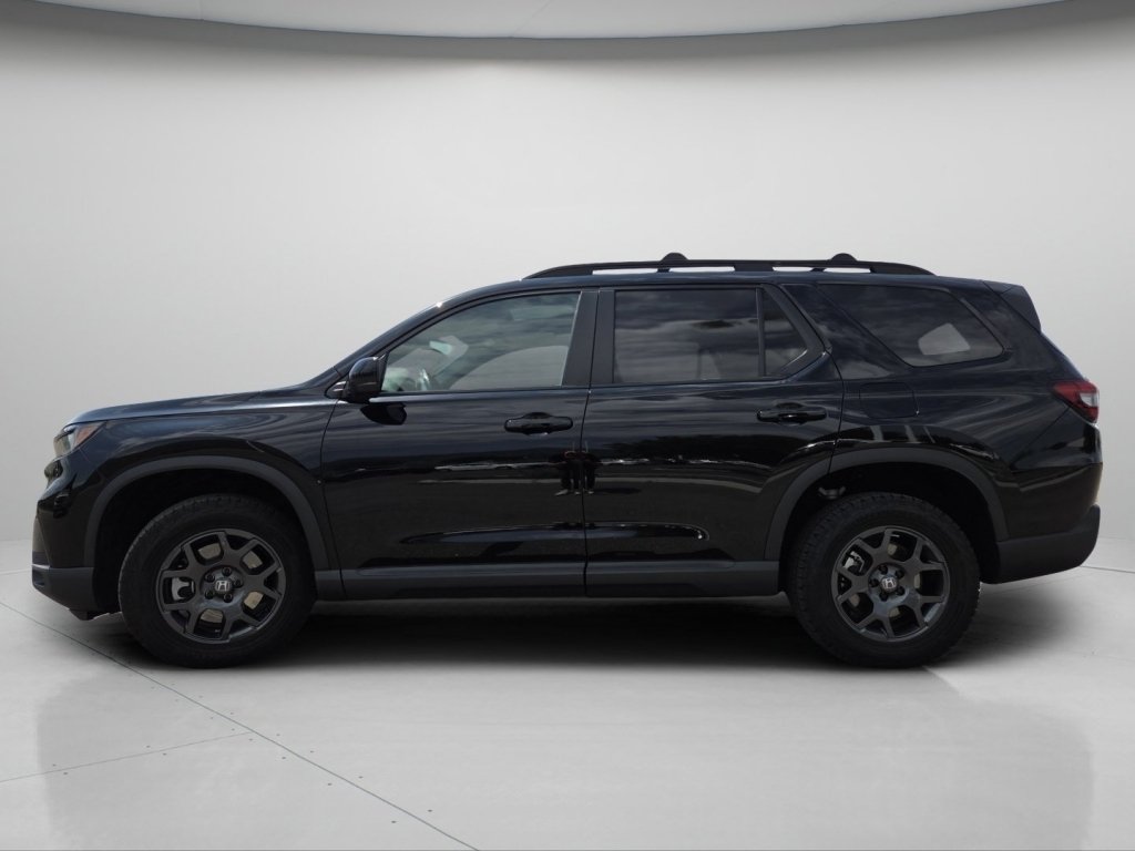Certified 2025 Honda Pilot TrailSport image 23