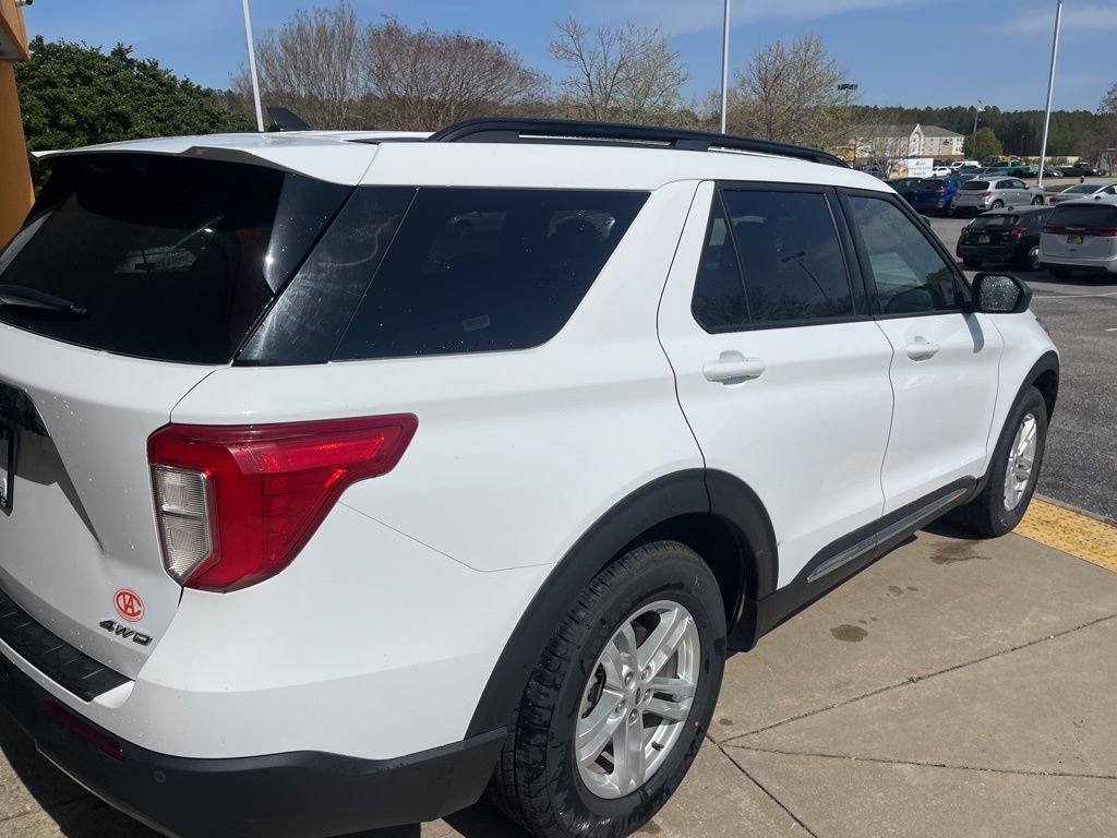 Used 2023 Ford Explorer XLT w/ Equipment Group 202A AWD/4WD image 4