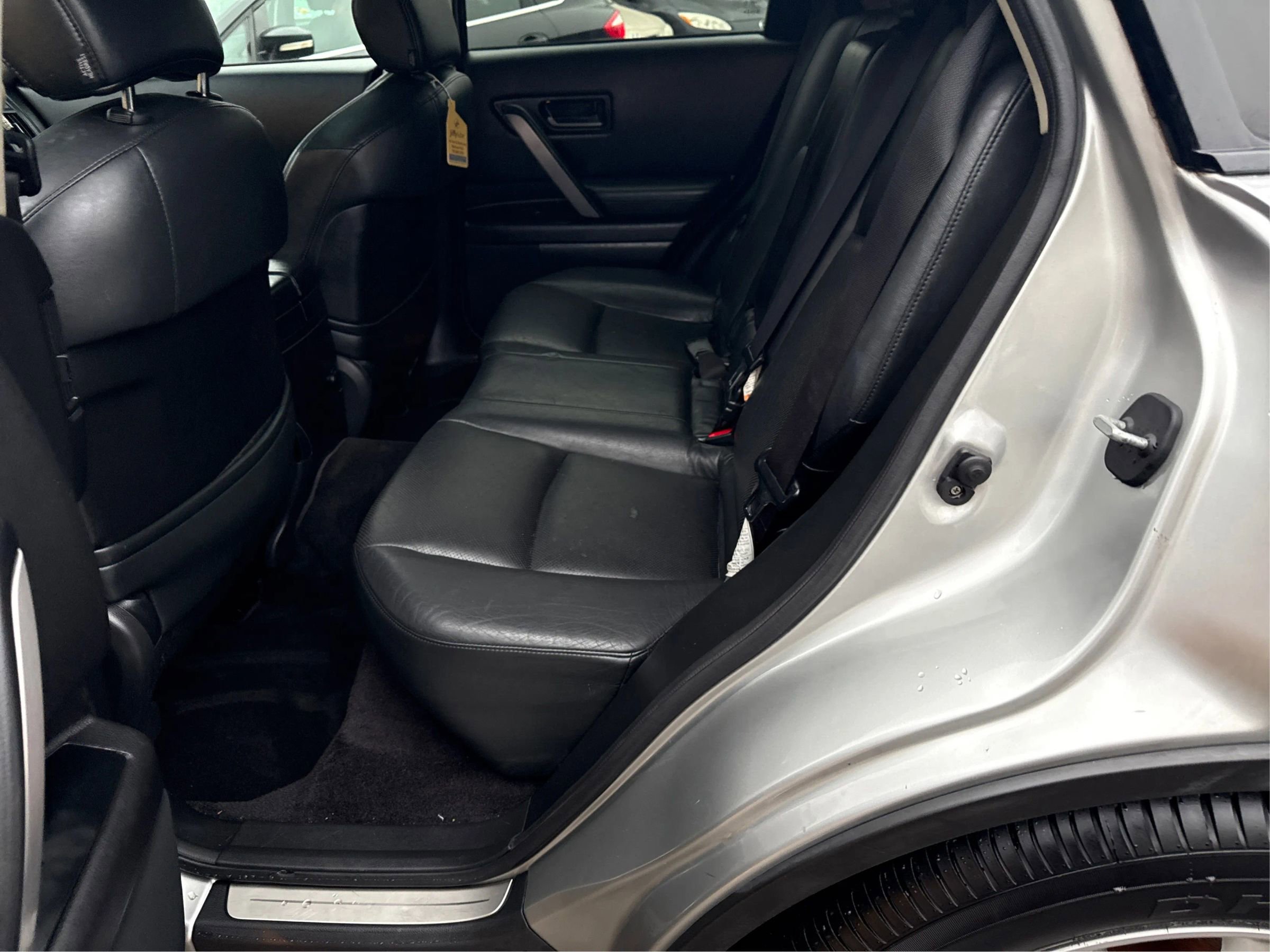 Used 2005 INFINITI FX35 AWD w/ (P01) Touring Pkg image 11