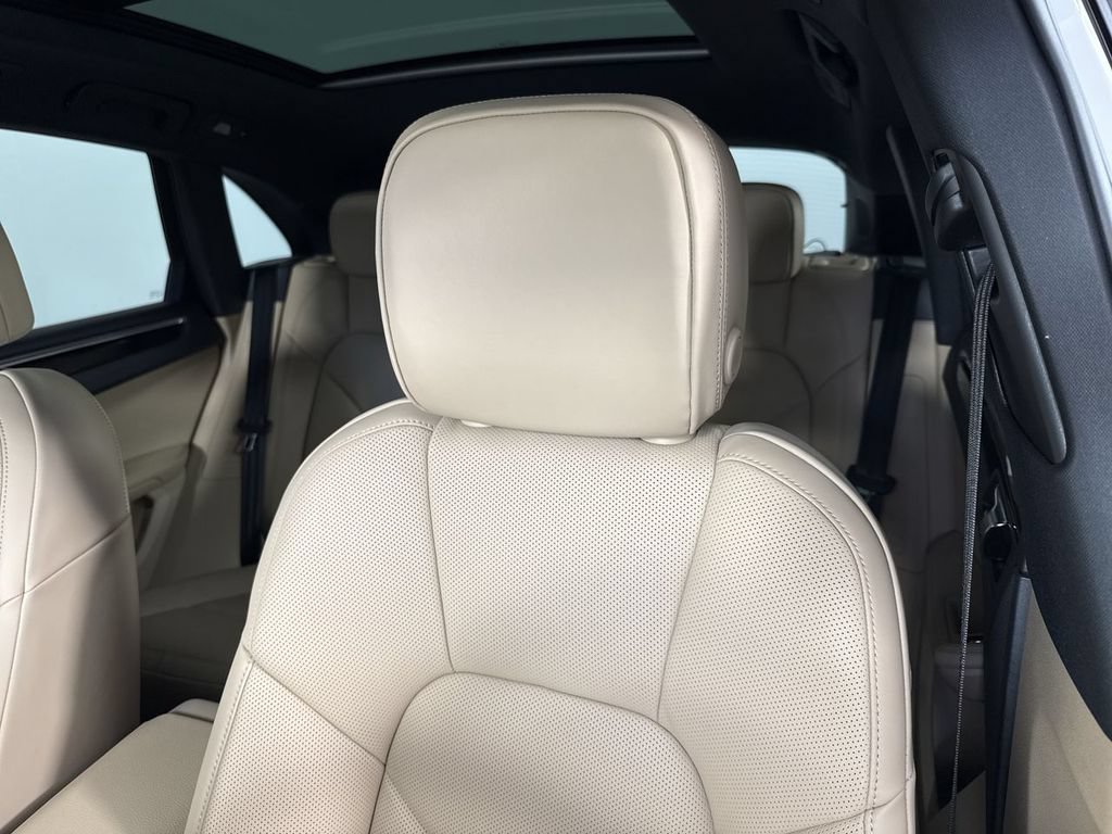 New 2026 Porsche Macan AWD/4WD image 41