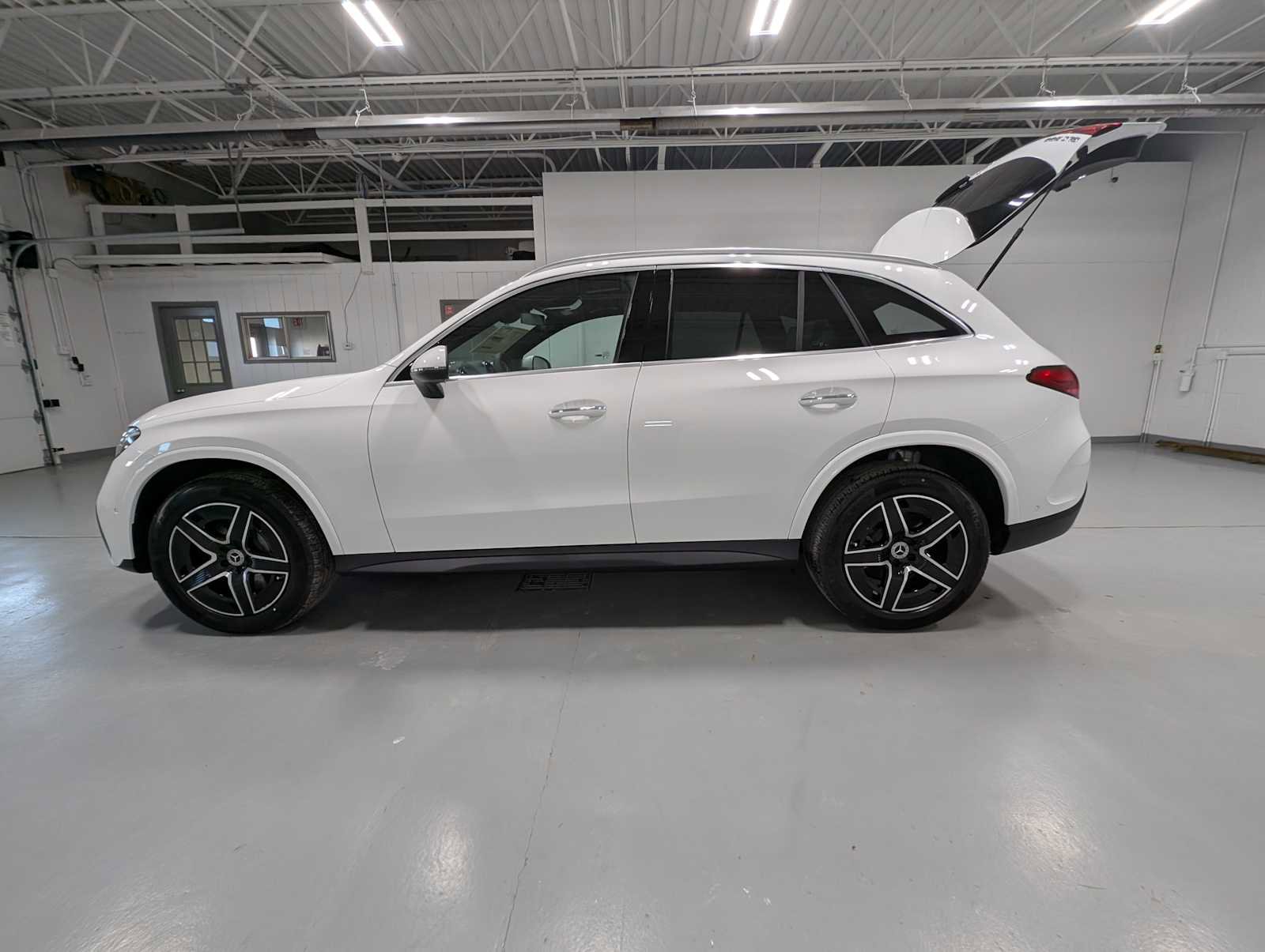 New 2026 Mercedes-Benz GLC 300 GLC 300 image 10