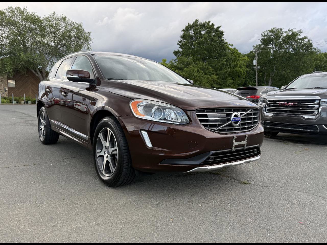 Used 2015 Volvo XC60 T6 Platinum w/ Climate Package AWD/4WD image 1