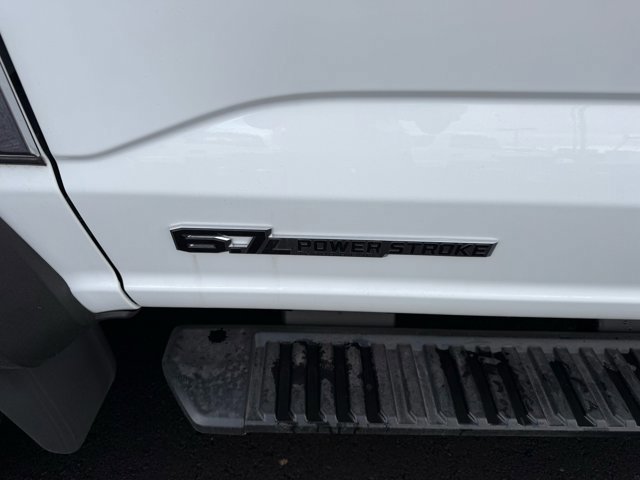 New 2025 Ford F550 4x4 SuperCab Super Duty image 17