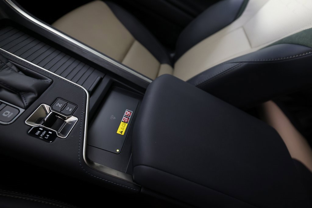 Used 2024 Lexus GX 550 image 37