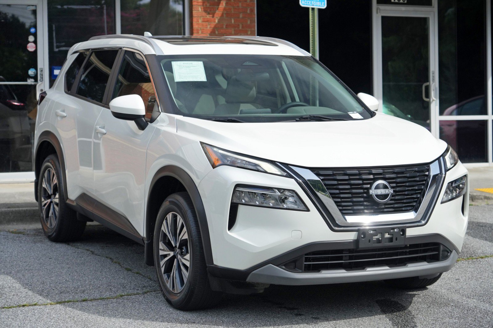 Used 2023 Nissan Rogue SV w/ SV Premium B Package FWD image 48
