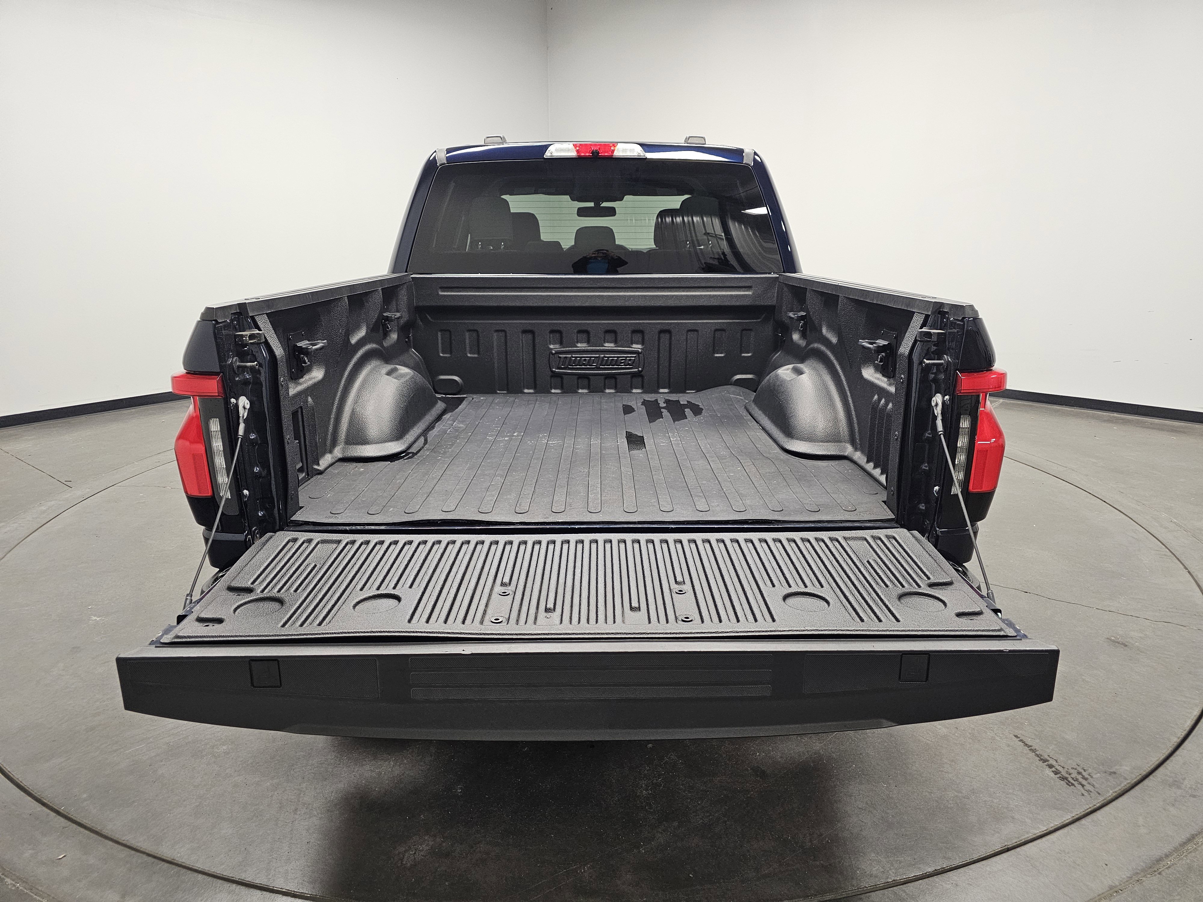 Used 2023 Ford F150 Lightning XLT image 14