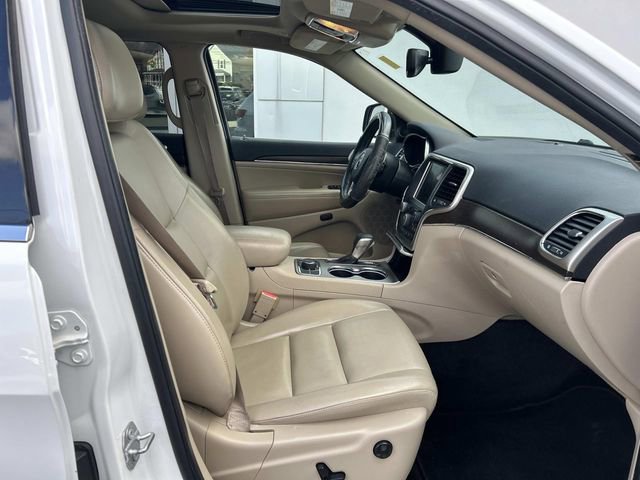 Used 2017 Jeep Grand Cherokee Limited image 19