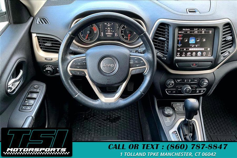 Used 2016 Jeep Cherokee Latitude w/ Cold Weather Group image 5