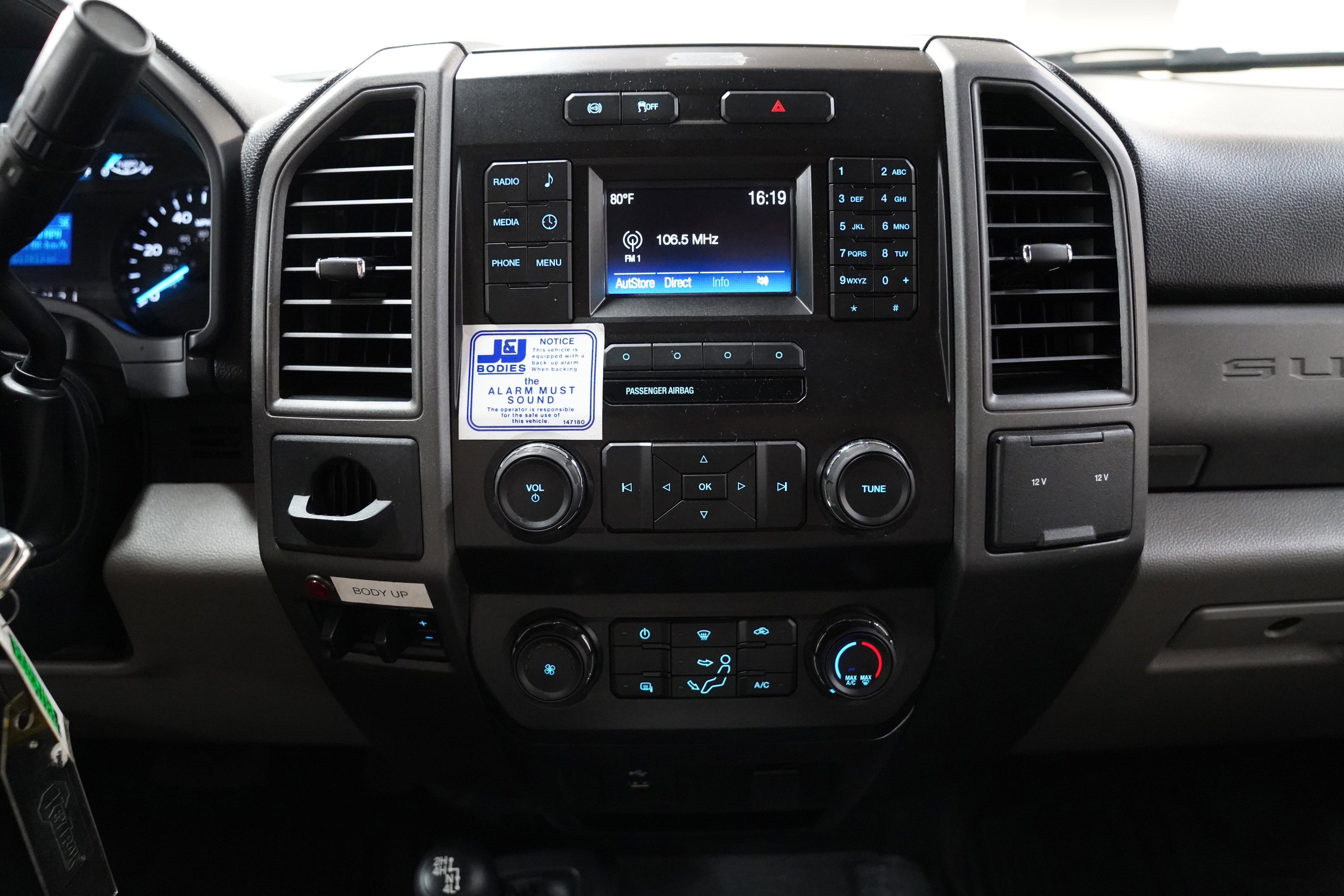 Used 2019 Ford F550 4x4 Regular Cab Super Duty image 19