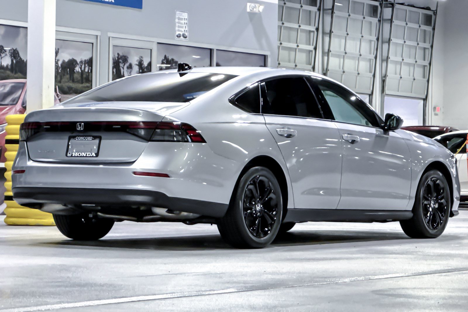 Used 2025 Honda Accord SE image 9
