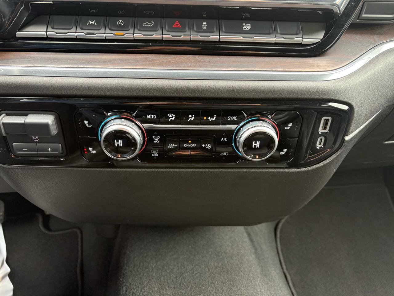 Used 2025 GMC Sierra 1500 SLT image 18