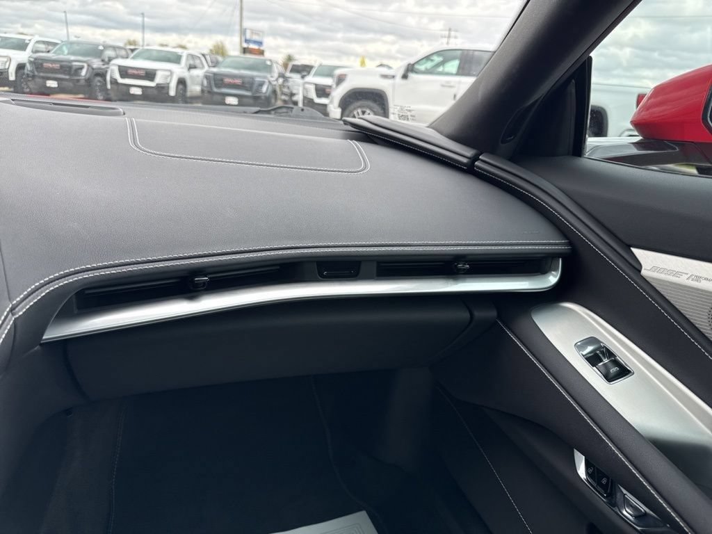 Used 2022 Chevrolet Corvette Stingray Preferred Conv w/ Z51 Performance Package RWD image 37