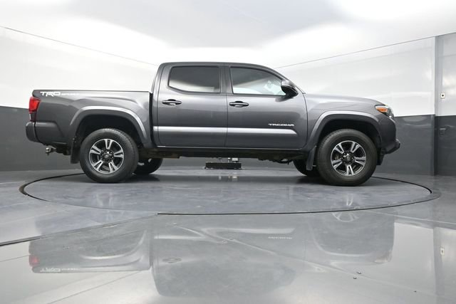 Used 2019 Toyota Tacoma TRD Sport image 40