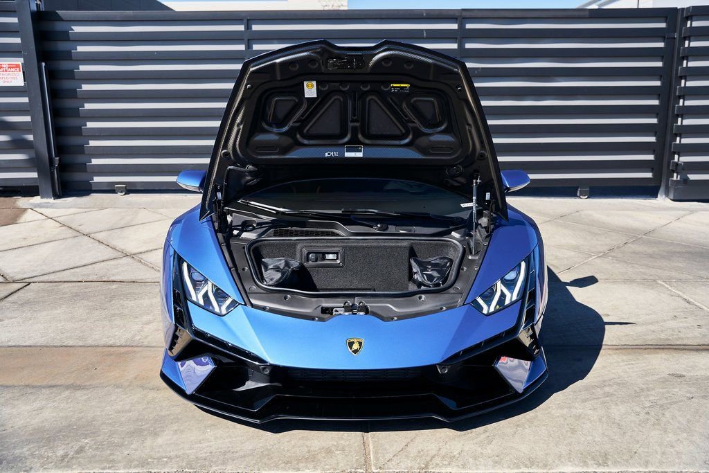 Used 2024 Lamborghini Huracan Tecnica image 19