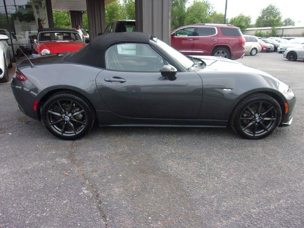 Used 2016 MAZDA MX-5 Miata Club RWD image 3