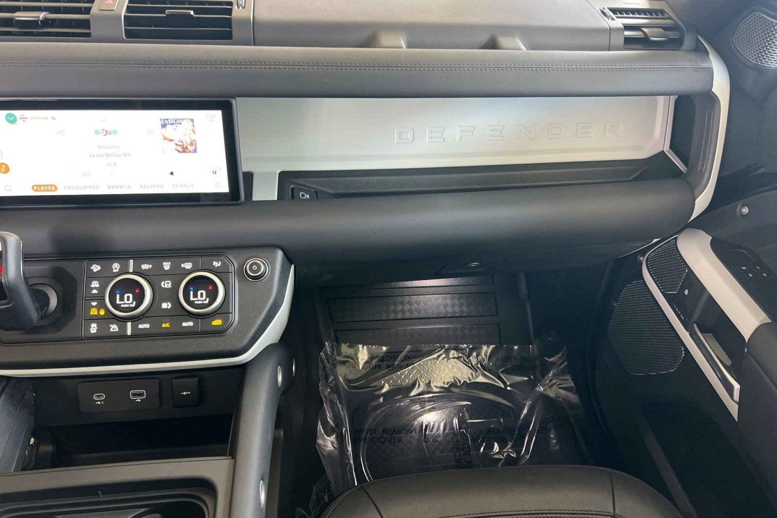 Certified 2024 Land Rover Defender 110 S AWD/4WD image 31