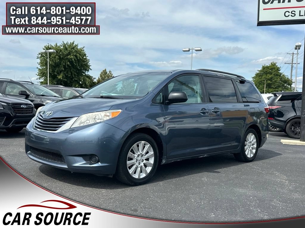 Used 2015 Toyota Sienna LE AWD/4WD image 2