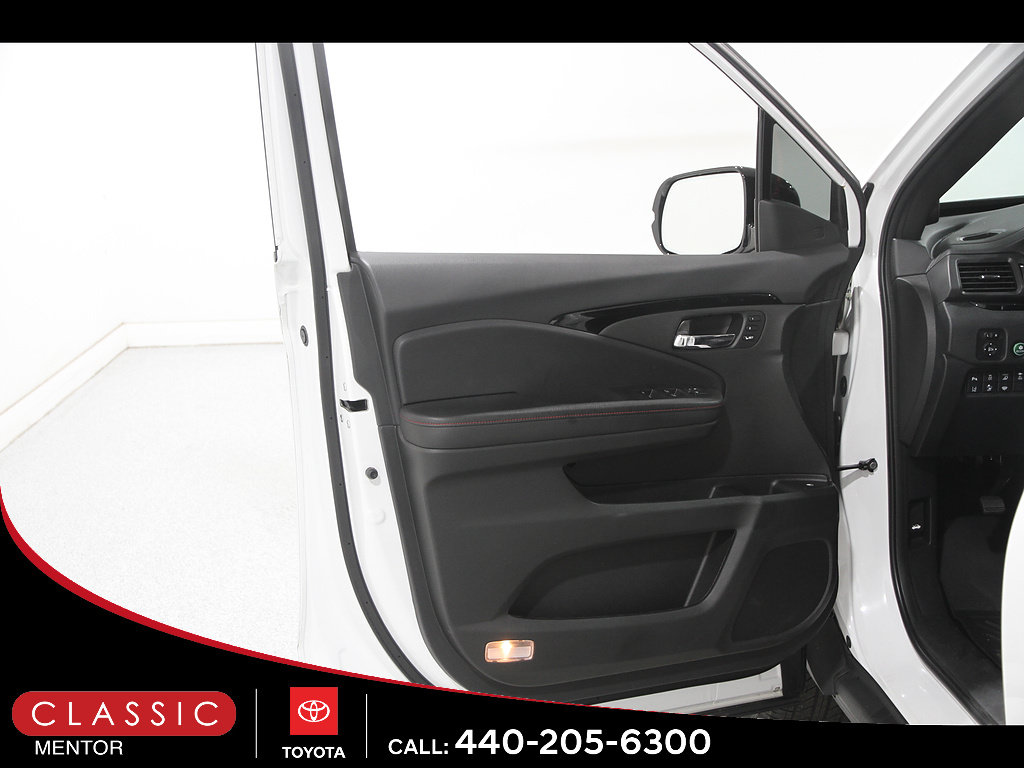 Used 2023 Honda Ridgeline Black Edition image 4