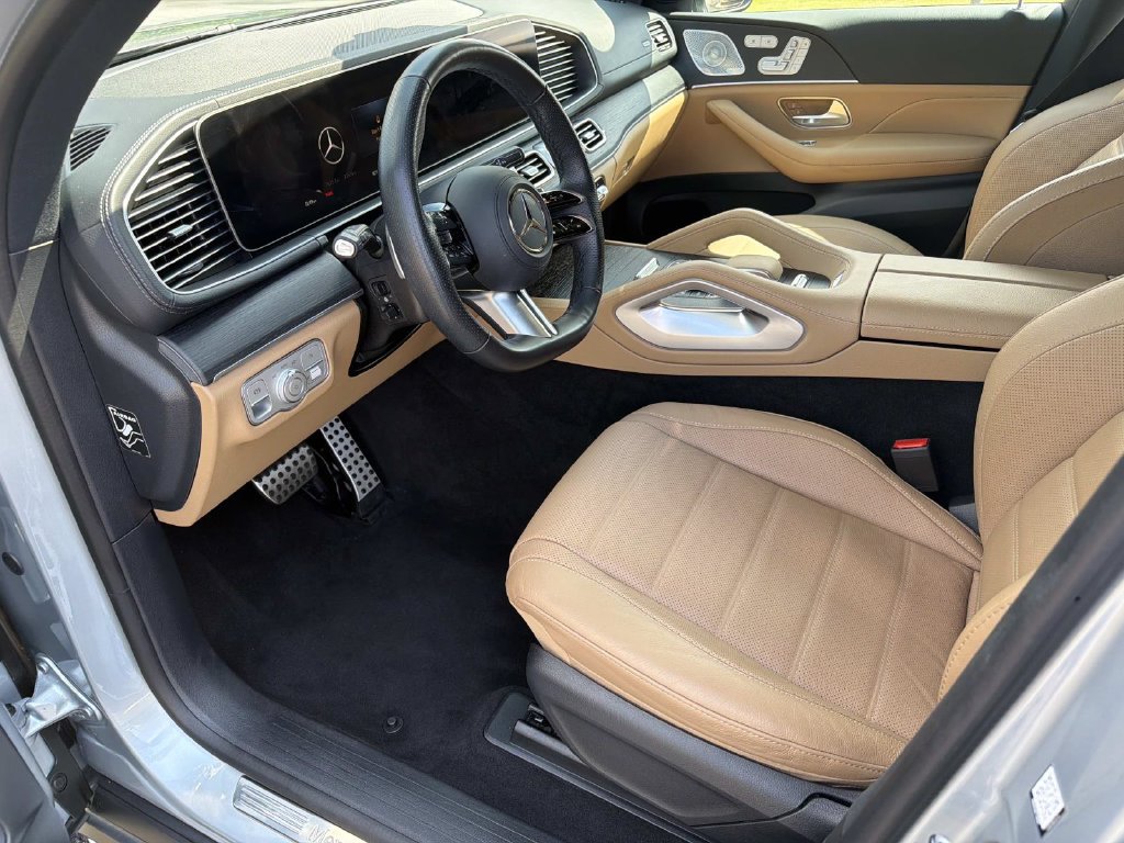 Used 2025 Mercedes-Benz GLS 450 4MATIC image 43