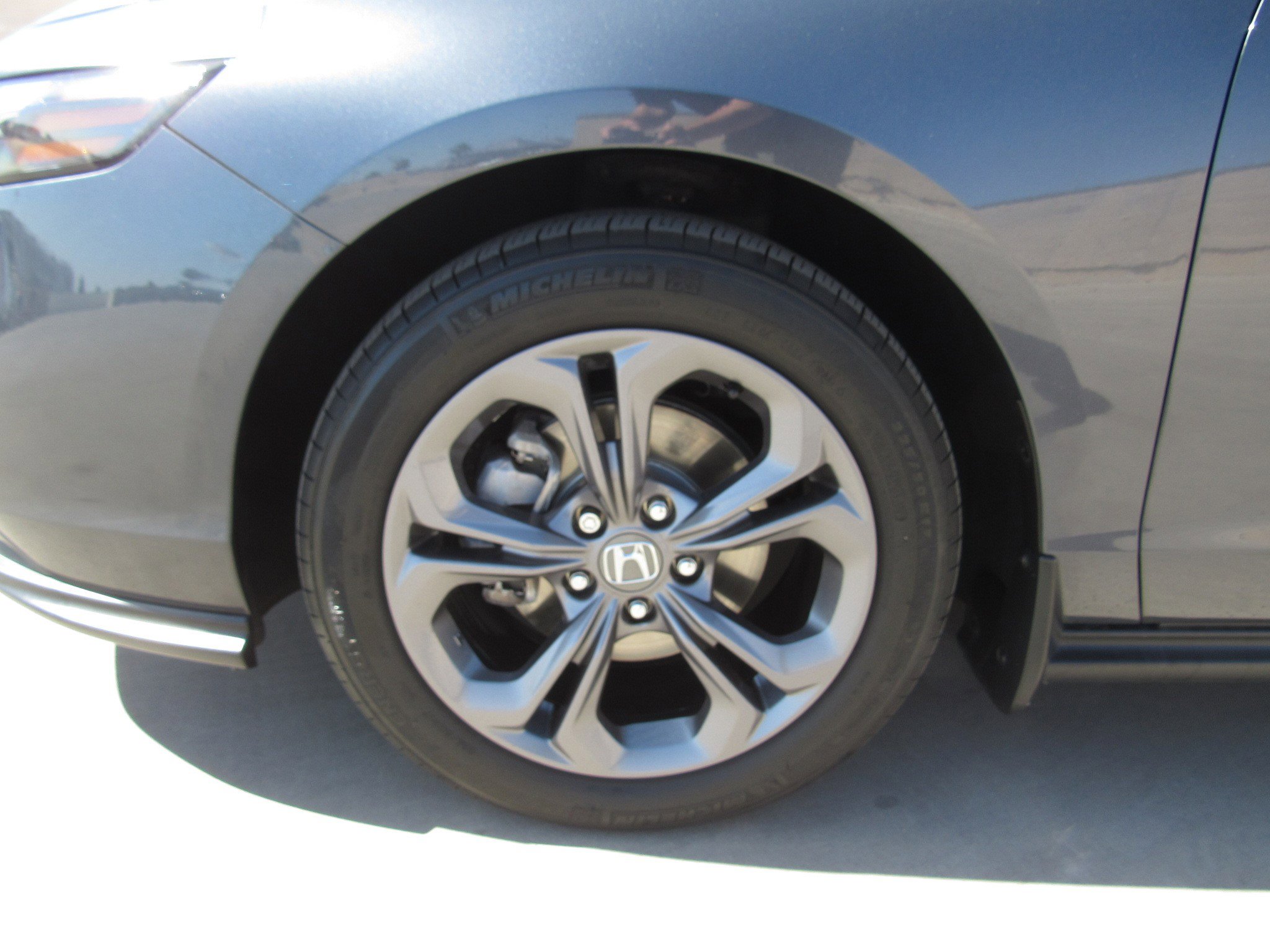 Certified 2023 Honda Accord EX image 4