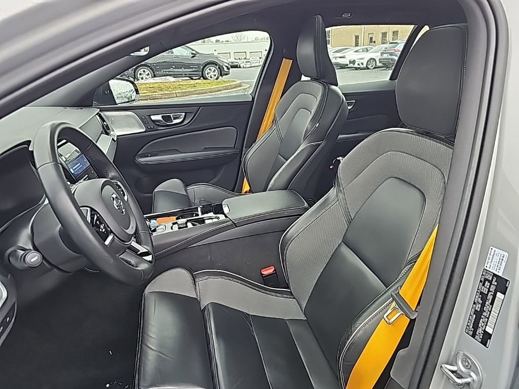 Used 2024 Volvo V60 T8 Polestar image 3