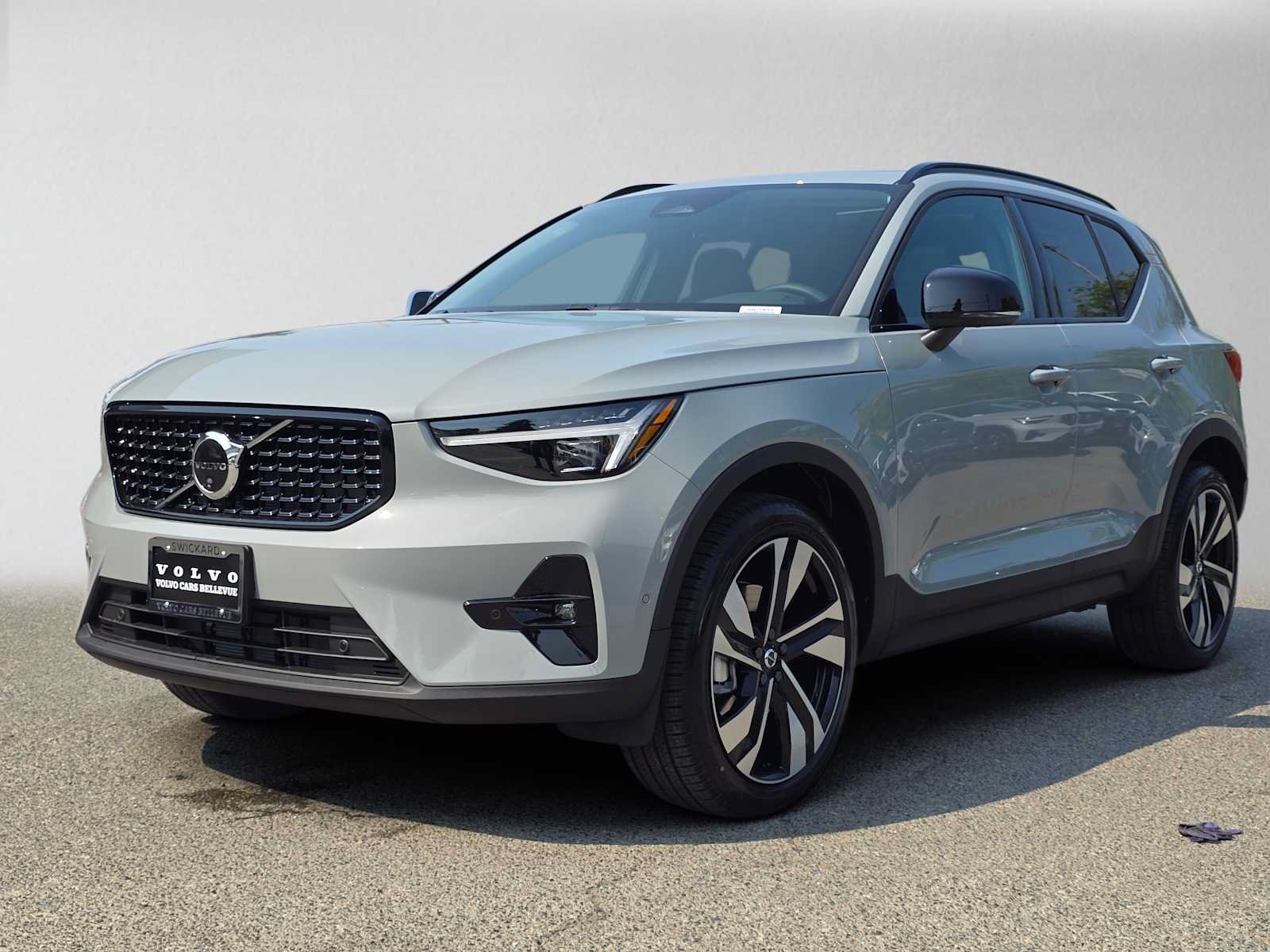 New 2026 Volvo XC40 B5 Ultra w/ Protection Package Premier AWD/4WD image 7