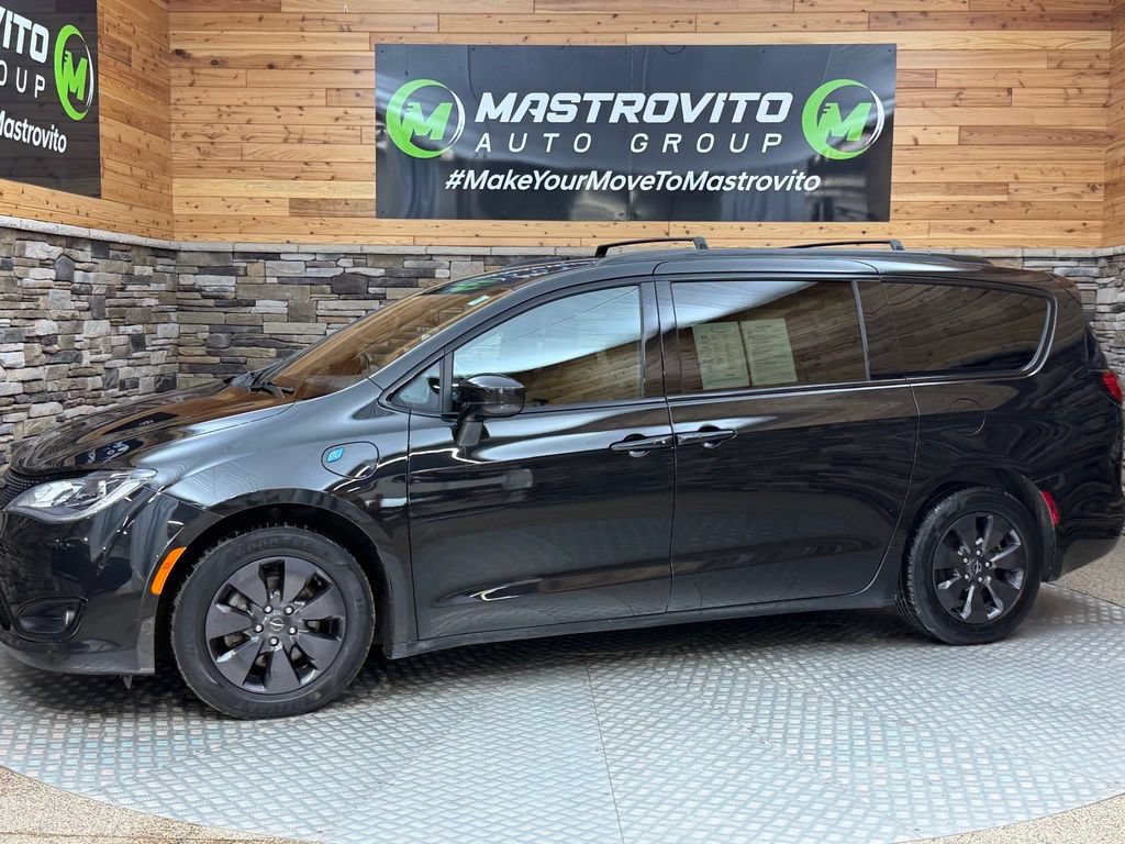 Used 2020 Chrysler Pacifica Touring-L w/ S Appearance Package FWD image 8