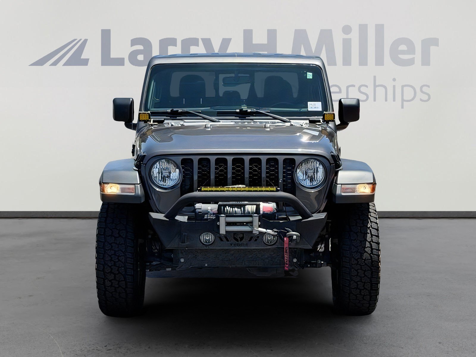 Used 2021 Jeep Gladiator Sport AWD/4WD image 4