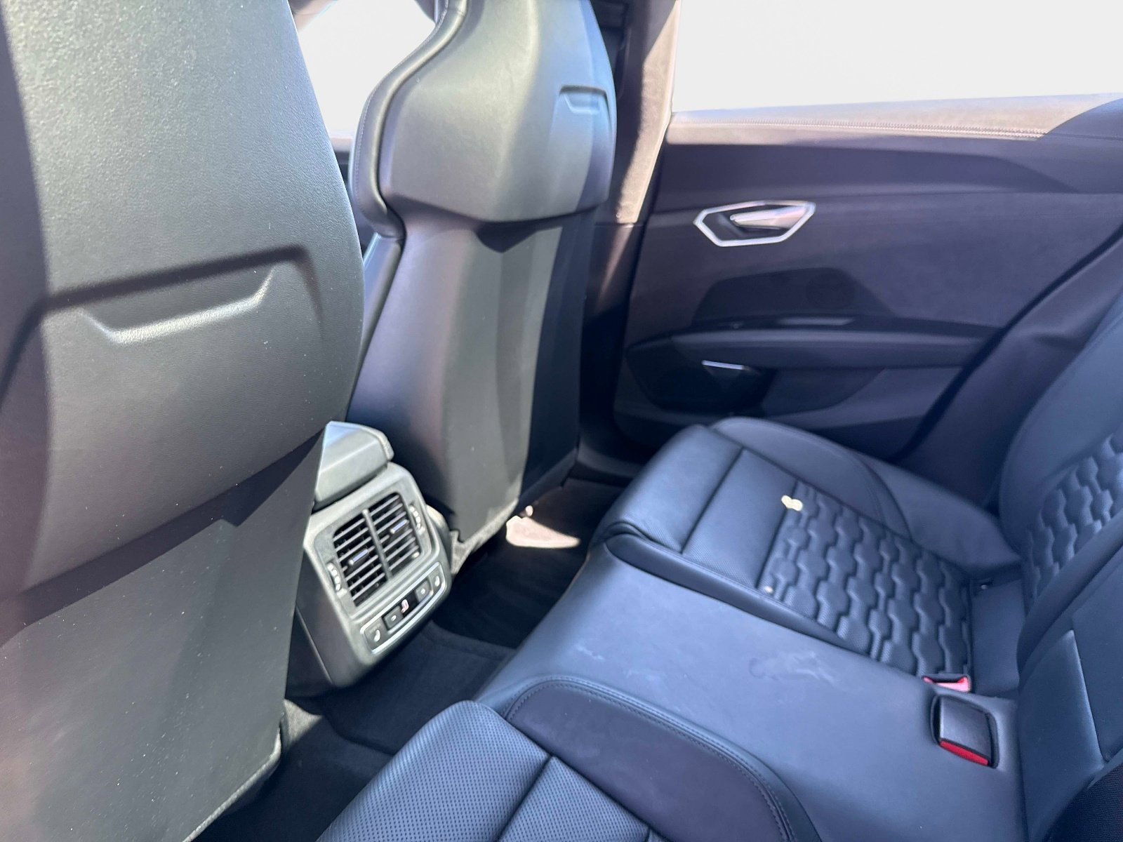 Used 2022 Audi RS e-tron GT w/ Carbon Performance Package image 15