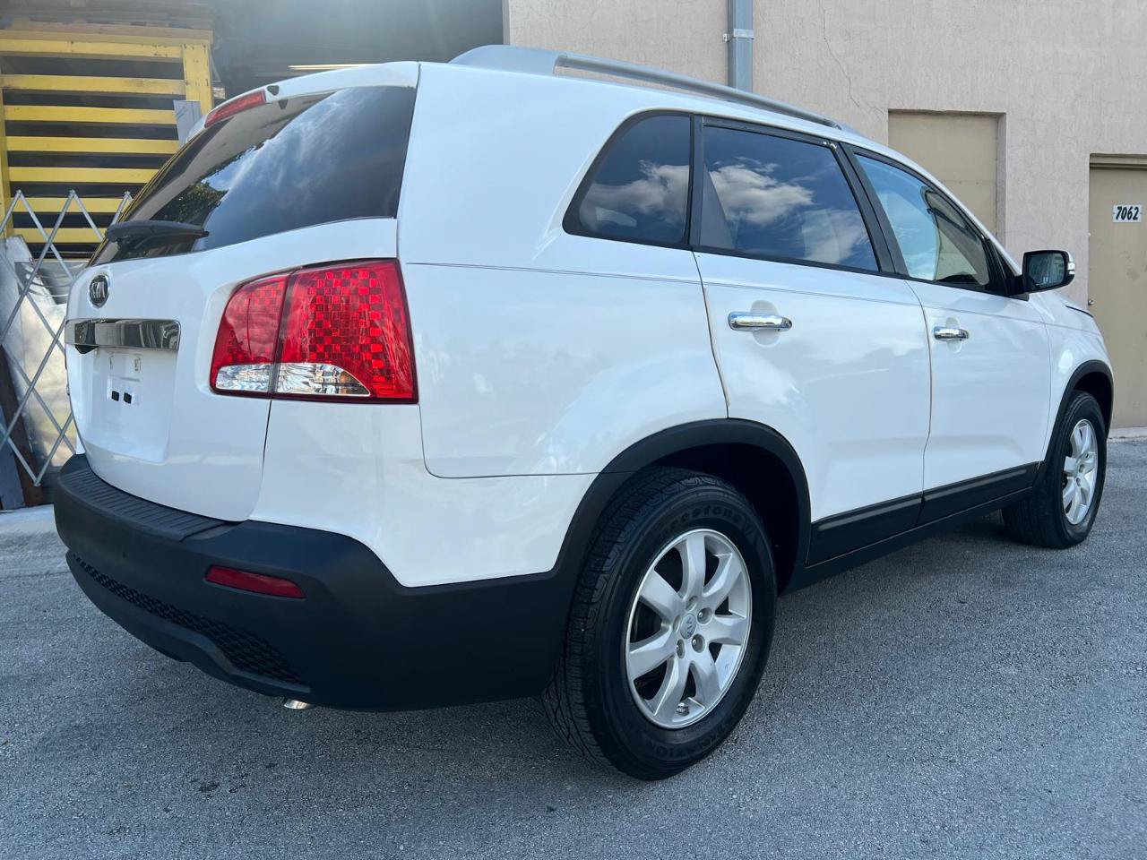 Used 2013 Kia Sorento LX w/ Convenience Pkg FWD image 14