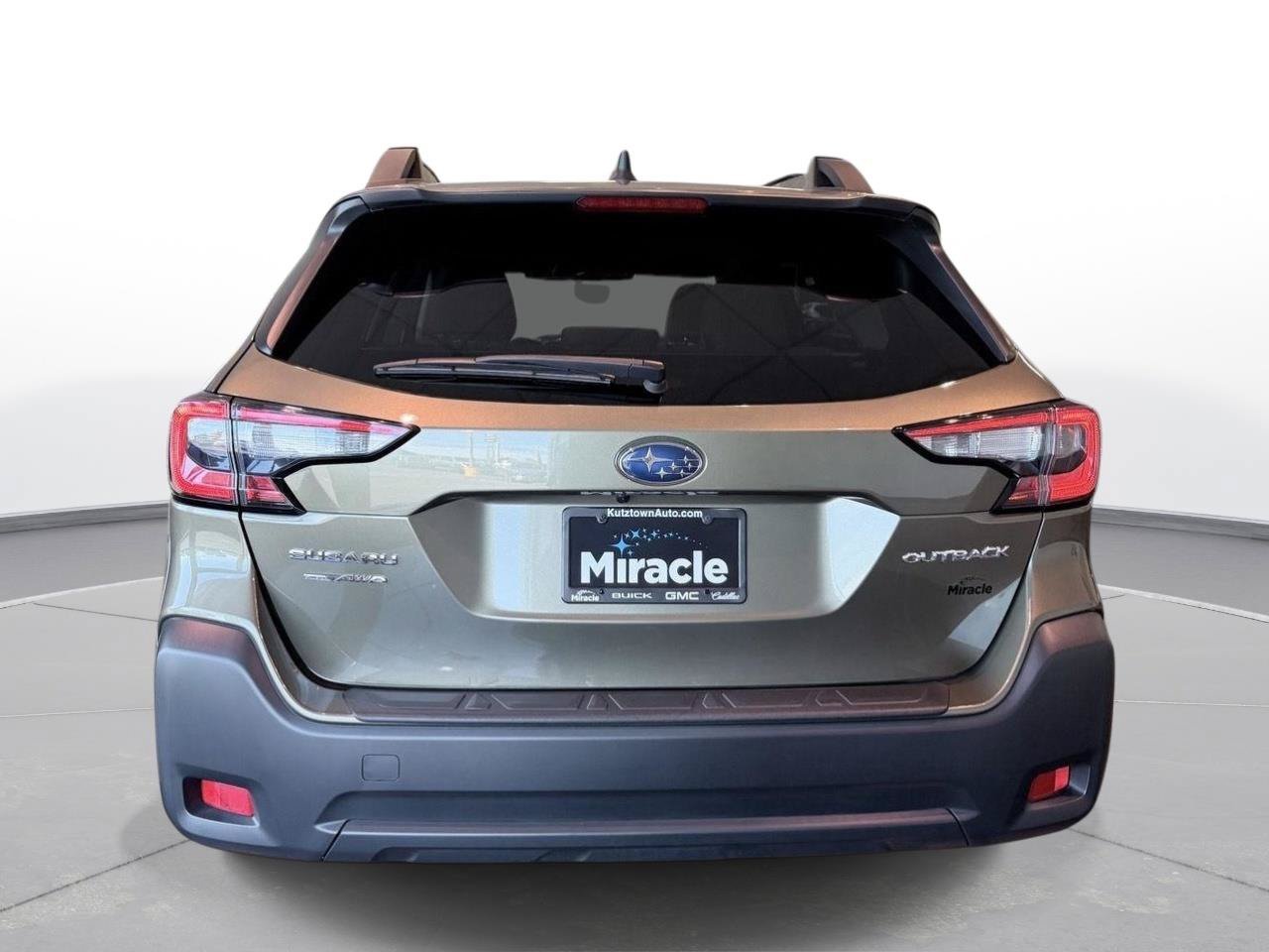 Used 2025 Subaru Outback Premium AWD/4WD image 13