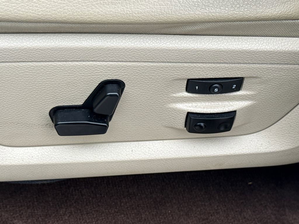 Used 2014 RAM 1500 Laramie w/ Convenience Group AWD/4WD image 22