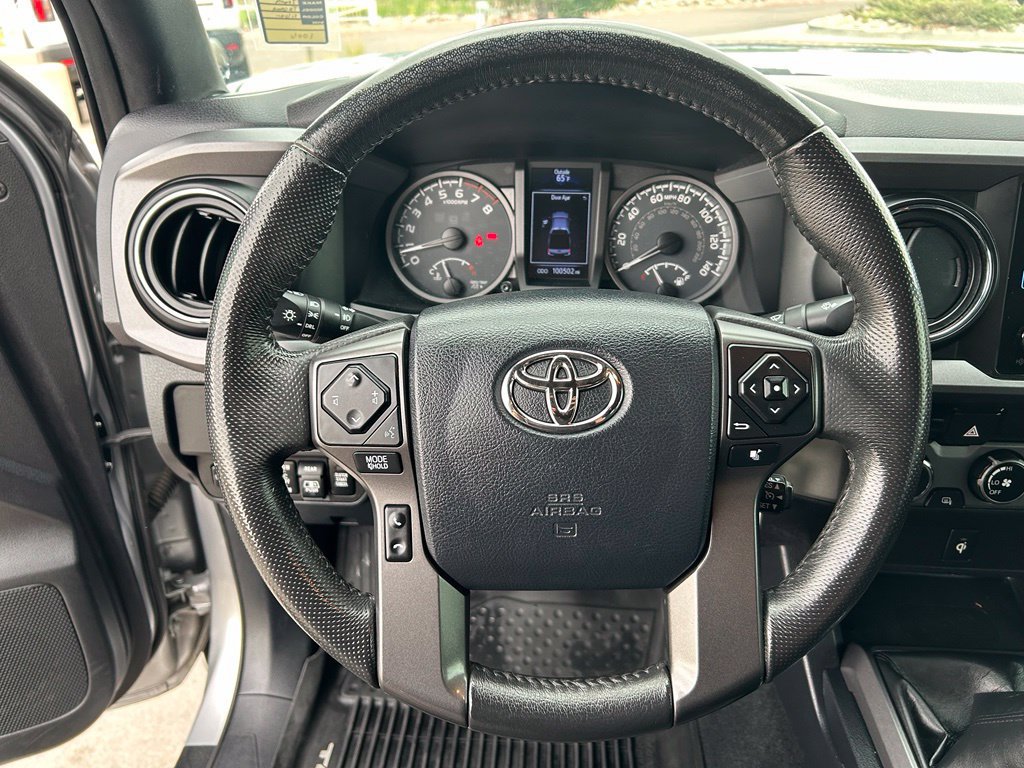 Used 2017 Toyota Tacoma TRD Off-Road w/ Tow Package AWD/4WD image 11
