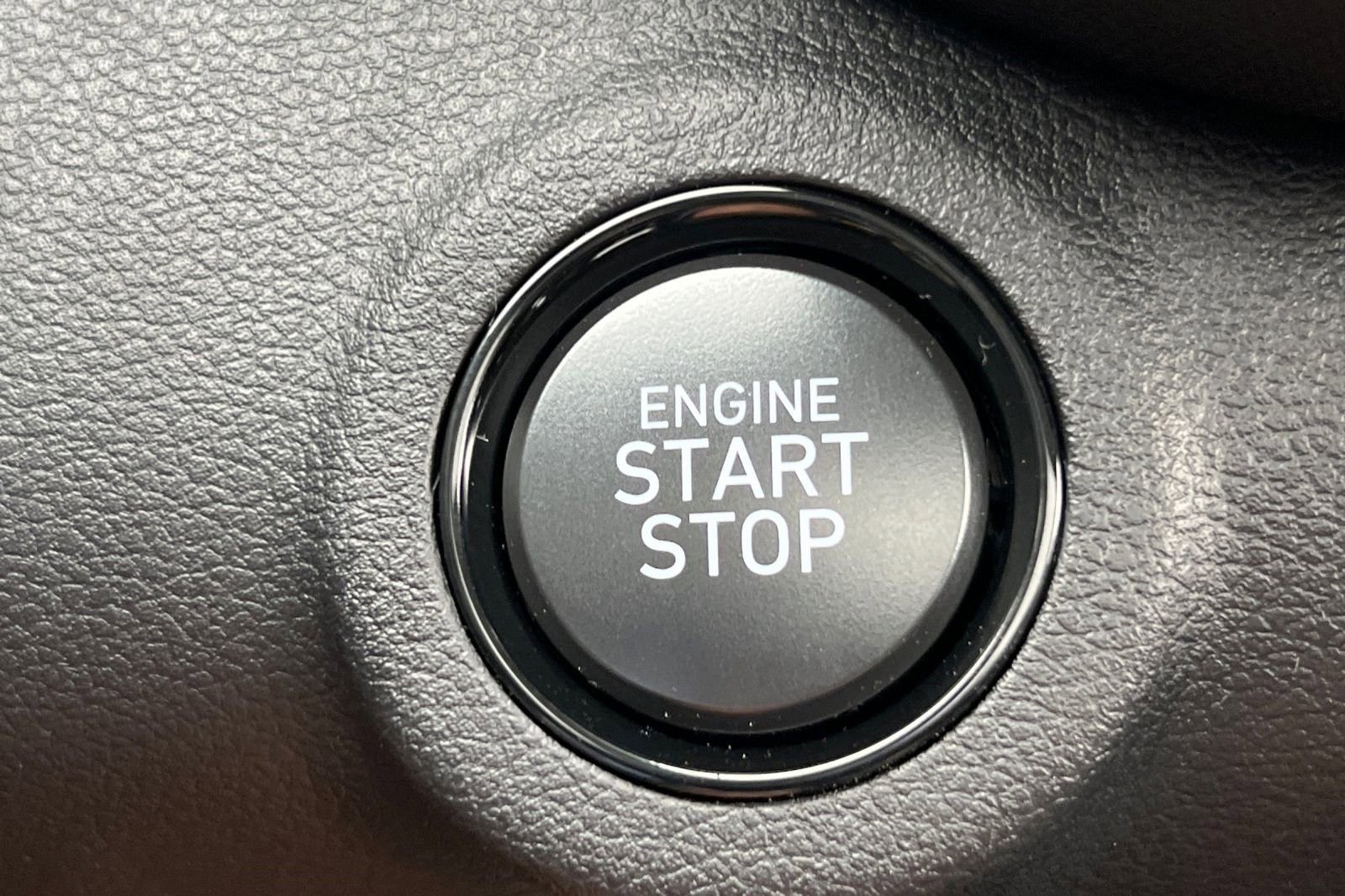 New 2025 Hyundai Venue SEL image 25