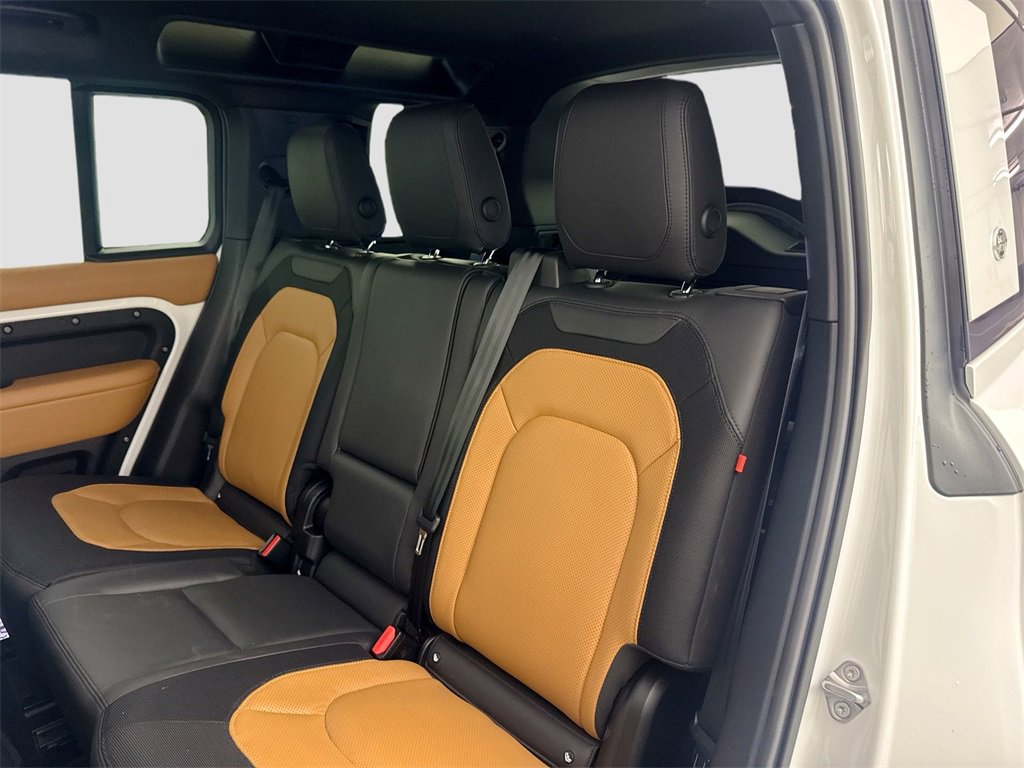 Used 2023 Land Rover Defender 110 X-Dynamic SE image 26