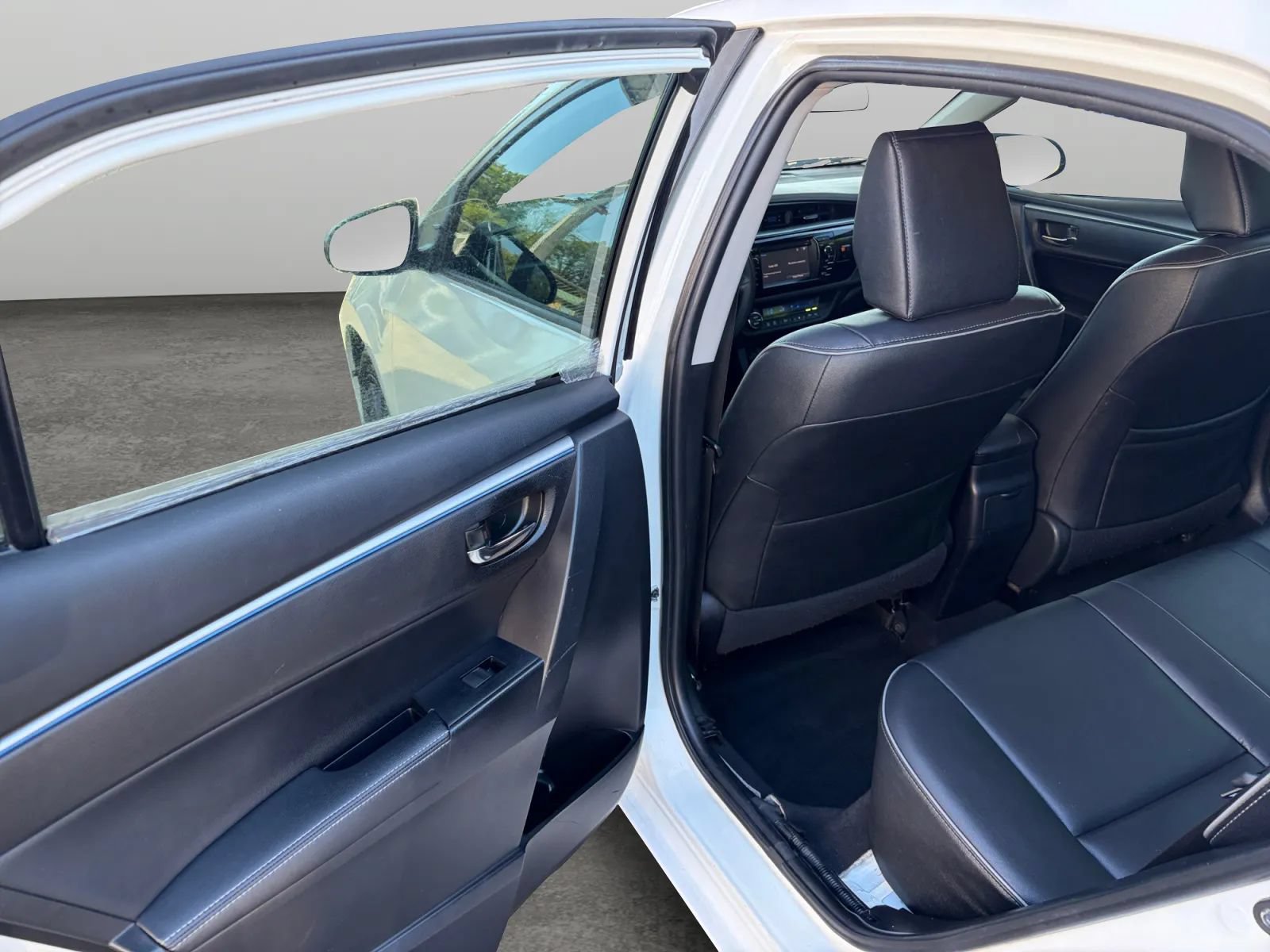 Used 2016 Toyota Corolla LE Premium FWD image 14