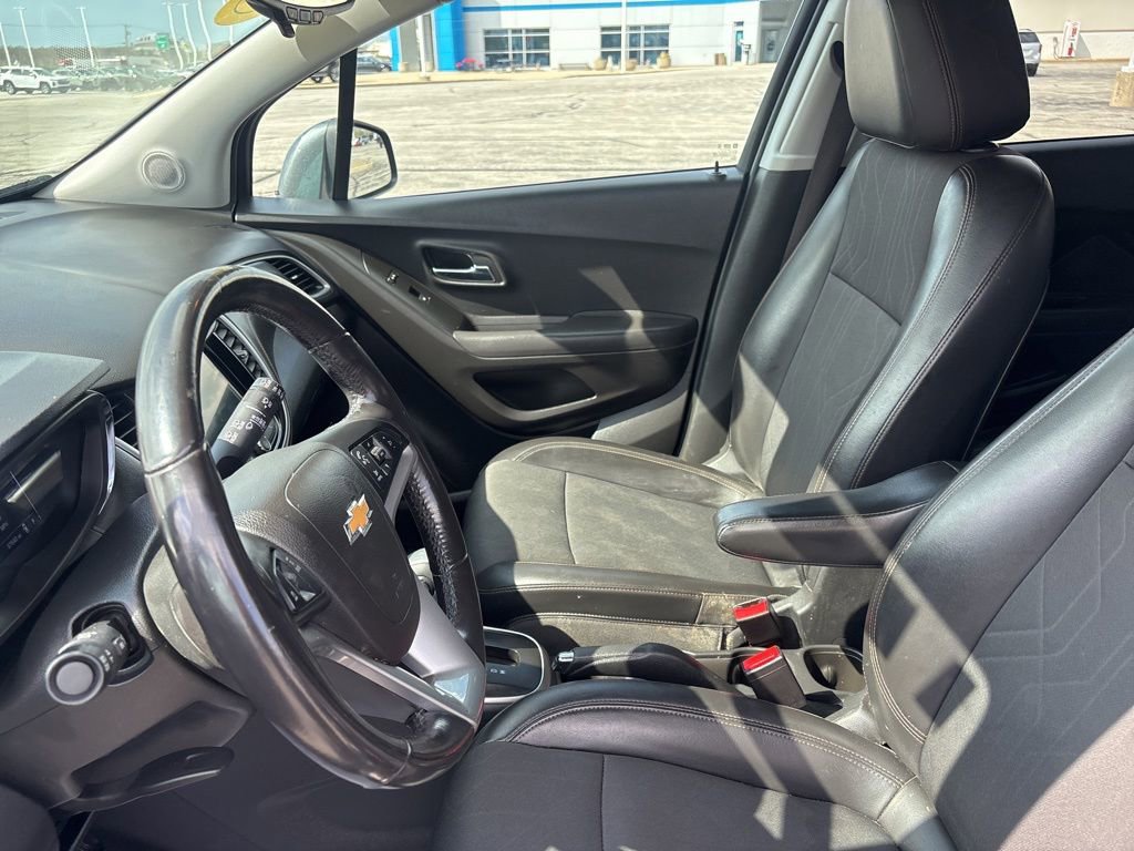 Used 2018 Chevrolet Trax LT w/ LT Convenience Package image 24